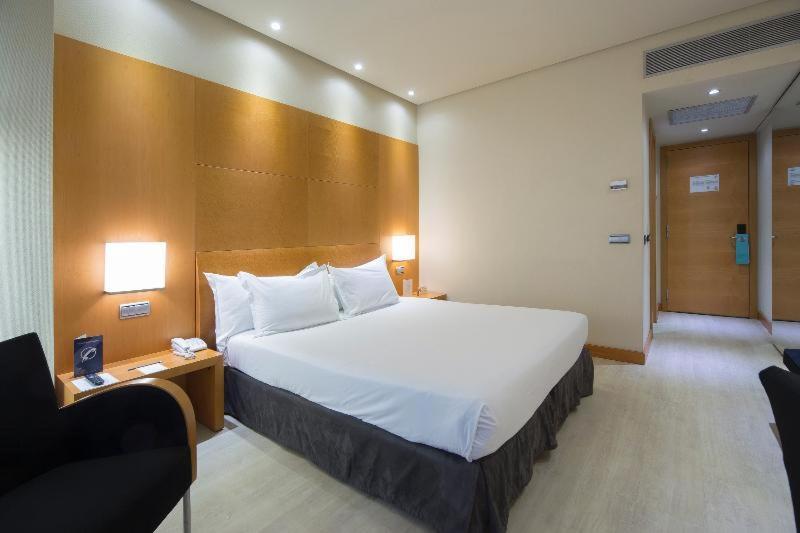 Silken Puerta Madrid Hotel Værelse billede